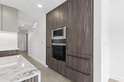 Photo 4 at 306 - 3590 W 39th Avenue, Dunbar, Vancouver West