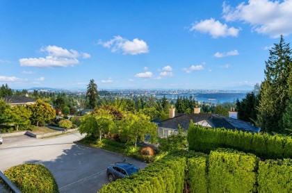 Photo 2 at 1595 Tyrol Court, Chartwell, West Vancouver