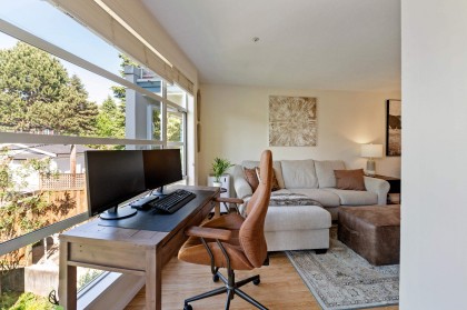 Photo 2 at 304 - 2525 W 4th Avenue, Kitsilano, Vancouver West