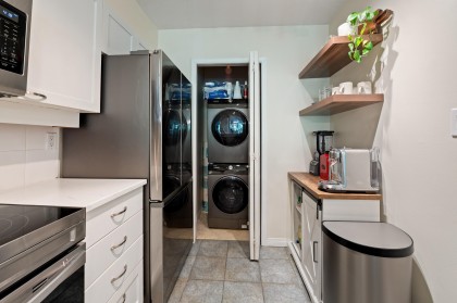Photo 13 at 304 - 2525 W 4th Avenue, Kitsilano, Vancouver West