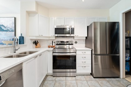 Photo 12 at 304 - 2525 W 4th Avenue, Kitsilano, Vancouver West