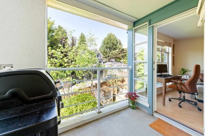 Photo 3 at 304 - 2525 W 4th Avenue, Kitsilano, Vancouver West