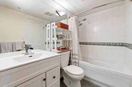 Photo 18 at 304 - 2525 W 4th Avenue, Kitsilano, Vancouver West