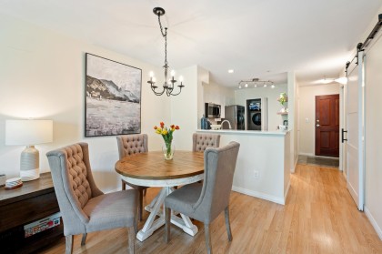 Photo 8 at 304 - 2525 W 4th Avenue, Kitsilano, Vancouver West