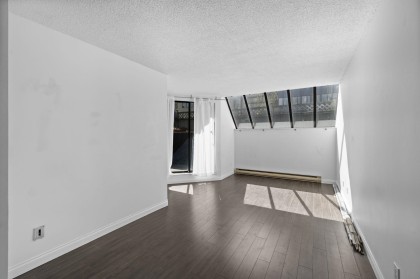Photo 2 at 207 - 1270 Robson Street, West End VW, Vancouver West