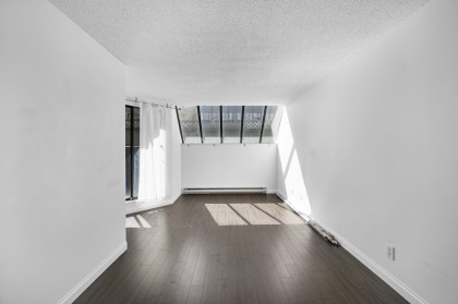 Photo 4 at 207 - 1270 Robson Street, West End VW, Vancouver West