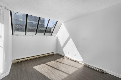 Photo 8 at 207 - 1270 Robson Street, West End VW, Vancouver West
