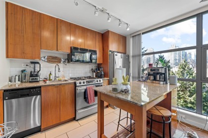 Photo 4 at 601 - 989 Beatty Street, Yaletown, Vancouver West