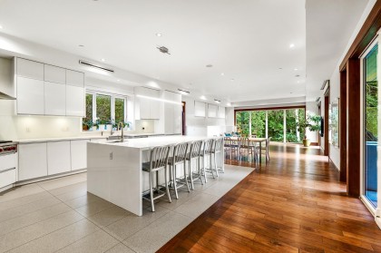 Photo 8 at 388 Hidhurst Place, British Properties, West Vancouver