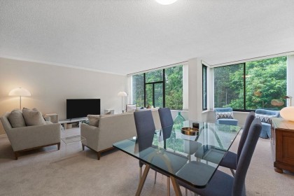 Photo 2 at 305 - 4101 Yew Street, Quilchena, Vancouver West
