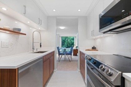 Photo 5 at 305 - 4101 Yew Street, Quilchena, Vancouver West