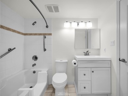 Photo 23 at 409 - 2059 Chesterfield Avenue, Central Lonsdale, North Vancouver