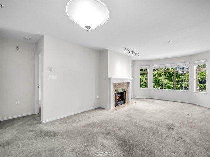 Photo 11 at 409 - 2059 Chesterfield Avenue, Central Lonsdale, North Vancouver