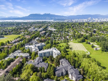 Photo 37 at 304 - 4685 Valley Drive, Quilchena, Vancouver West