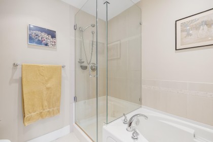 Photo 19 at 304 - 4685 Valley Drive, Quilchena, Vancouver West