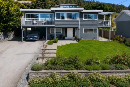 Photo 1 at 454 Monteray Avenue, Upper Delbrook, North Vancouver