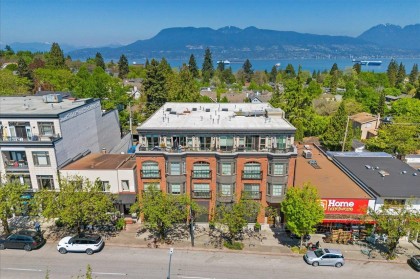 Photo 27 at 404 - 4463 W 10th Avenue, Point Grey, Vancouver West