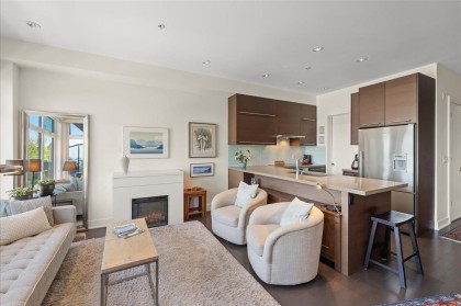 Photo 3 at 404 - 4463 W 10th Avenue, Point Grey, Vancouver West