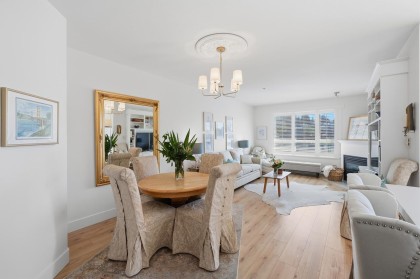 Photo 2 at 202 - 3151 Connaught Crescent, Edgemont, North Vancouver