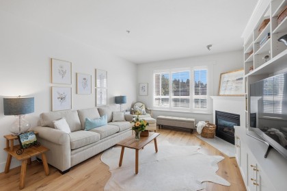 Photo 3 at 202 - 3151 Connaught Crescent, Edgemont, North Vancouver