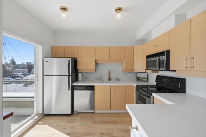 Photo 9 at 202 - 3151 Connaught Crescent, Edgemont, North Vancouver