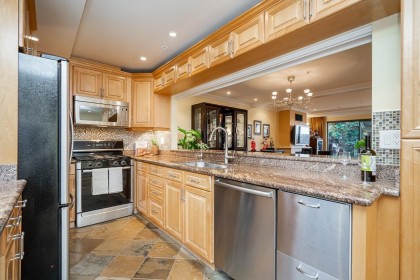 Photo 7 at 304 - 1233 Beach Avenue, West End VW, Vancouver West
