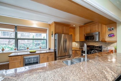 Photo 9 at 304 - 1233 Beach Avenue, West End VW, Vancouver West