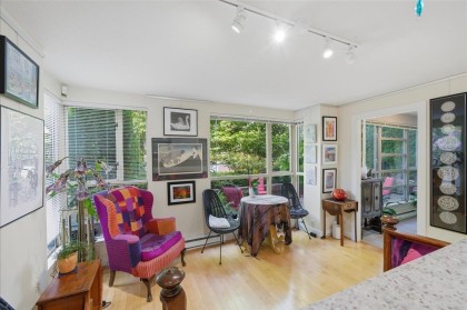 Photo 3 at 310 - 2137 W 10th Avenue, Kitsilano, Vancouver West