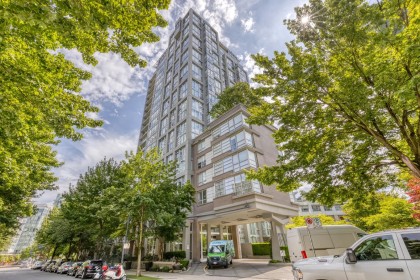 Photo 4 at 2101 - 1228 Marinaside Crescent, Yaletown, Vancouver West