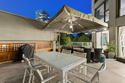 Photo 3 at 307 - 1009 Expo Boulevard, Yaletown, Vancouver West
