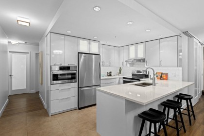 Photo 10 at 307 - 1009 Expo Boulevard, Yaletown, Vancouver West