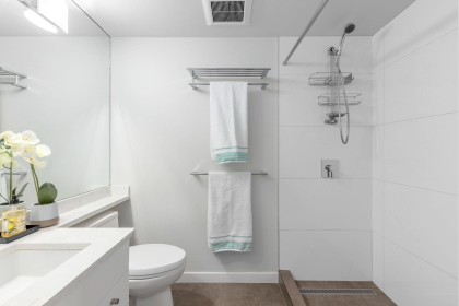 Photo 18 at 307 - 1009 Expo Boulevard, Yaletown, Vancouver West