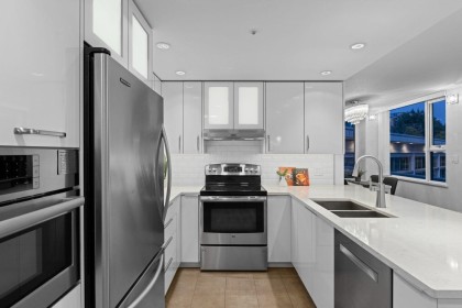 Photo 11 at 307 - 1009 Expo Boulevard, Yaletown, Vancouver West