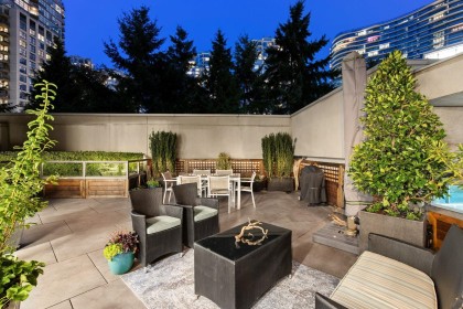 Photo 4 at 307 - 1009 Expo Boulevard, Yaletown, Vancouver West