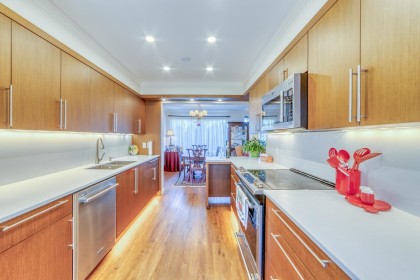 Photo 6 at 6 - 815 Tobruck Avenue, Mosquito Creek, North Vancouver