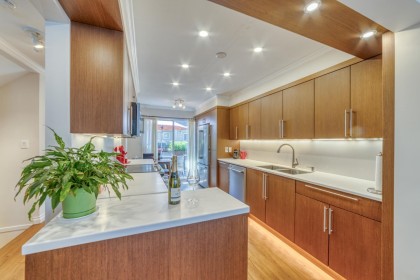 Photo 8 at 6 - 815 Tobruck Avenue, Mosquito Creek, North Vancouver
