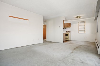 Photo 14 at 213 - 1950 W 8th Avenue, Kitsilano, Vancouver West