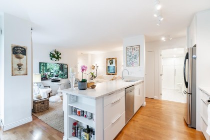 Photo 7 at 605 - 1510 W 1st Avenue, False Creek, Vancouver West