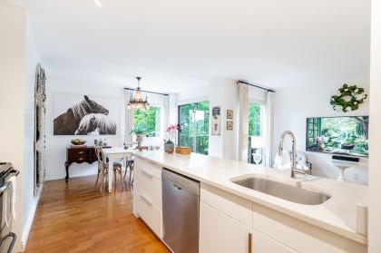 Photo 5 at 605 - 1510 W 1st Avenue, False Creek, Vancouver West