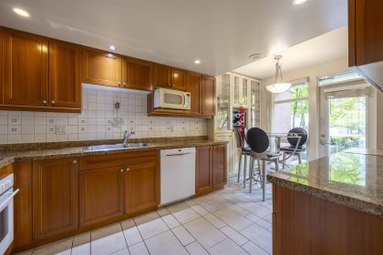 Photo 10 at 205 - 638 W 45th Avenue, Oakridge VW, Vancouver West