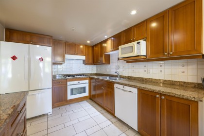 Photo 8 at 205 - 638 W 45th Avenue, Oakridge VW, Vancouver West