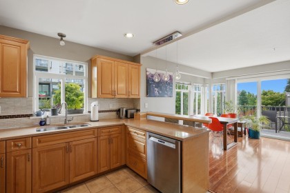 Photo 7 at 203 W 6th Street, Lower Lonsdale, North Vancouver