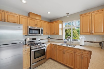 Photo 10 at 203 W 6th Street, Lower Lonsdale, North Vancouver