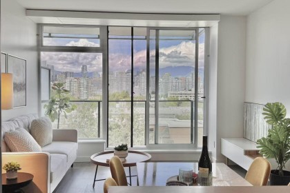 Photo 3 at 504 - 2411 Heather Street, Fairview VW, Vancouver West
