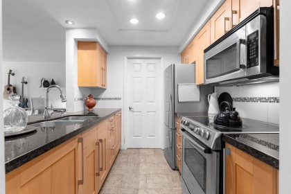 Photo 11 at 101 - 2412 Alder Street, Fairview VW, Vancouver West