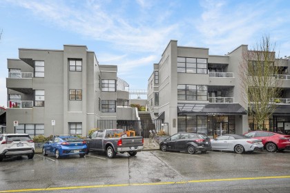 Photo 16 at 205 - 3151 Woodbine Drive, Edgemont, North Vancouver