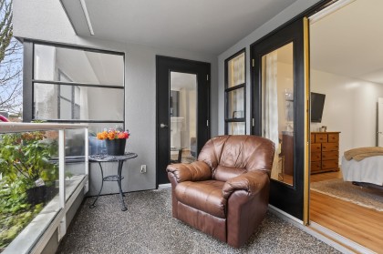 Photo 12 at 205 - 3151 Woodbine Drive, Edgemont, North Vancouver