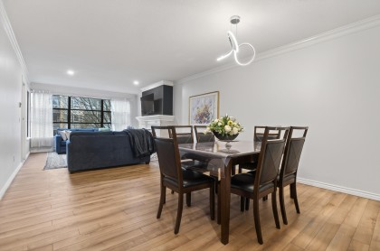 Photo 3 at 205 - 3151 Woodbine Drive, Edgemont, North Vancouver