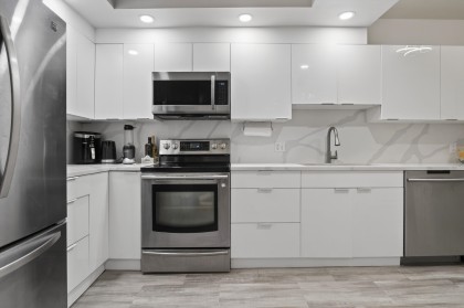 Photo 5 at 205 - 3151 Woodbine Drive, Edgemont, North Vancouver