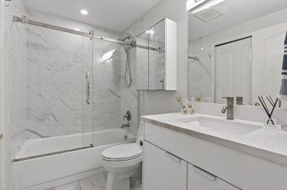 Photo 8 at 205 - 3151 Woodbine Drive, Edgemont, North Vancouver